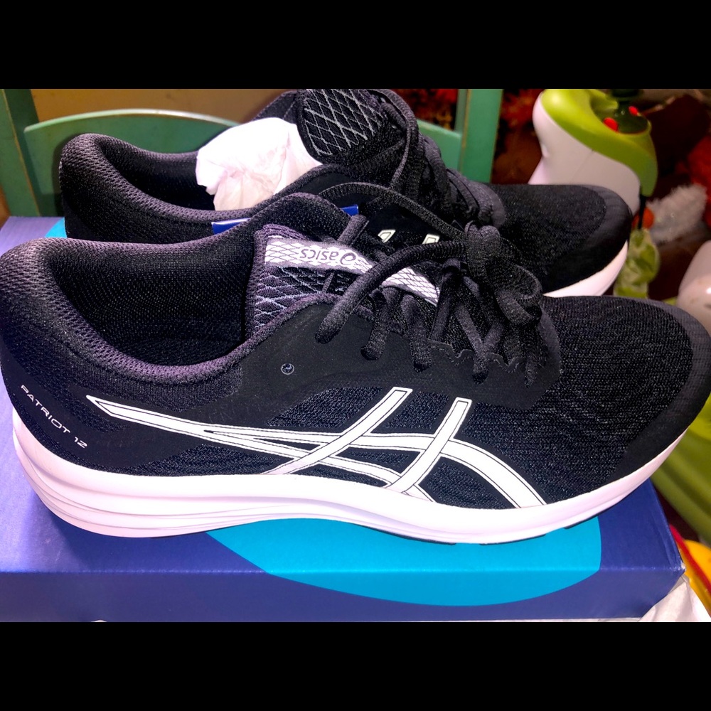 Women’s ASICS Patriot 12